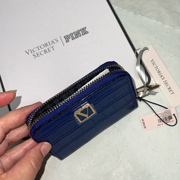 Victoria’s Secret Zip Up Small Wallet - Picture 2 of 8